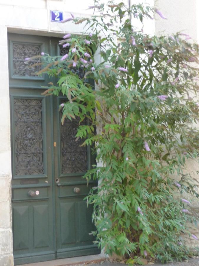 2 Descartes Bed & Breakfast La Fleche Exterior photo