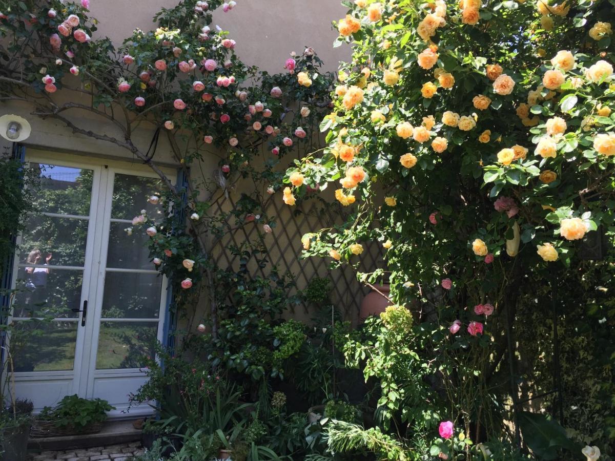 2 Descartes Bed & Breakfast La Fleche Exterior photo
