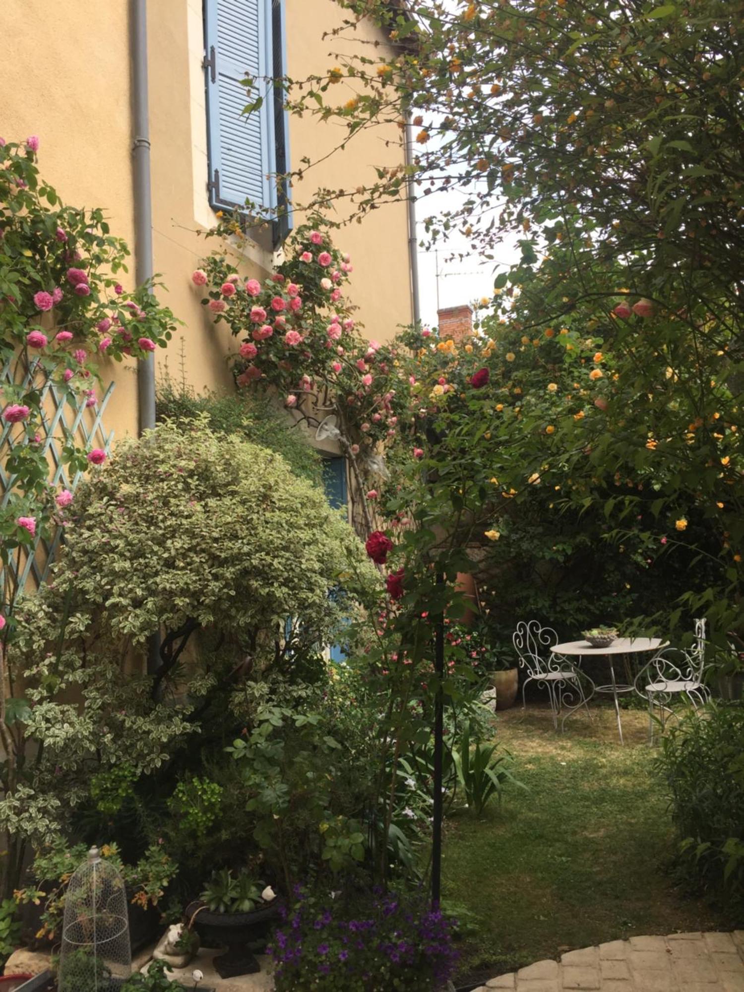 2 Descartes Bed & Breakfast La Fleche Exterior photo